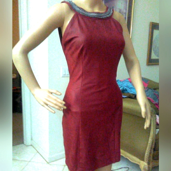 BNWOT SUEDE-LIKE DRESS BY GUESS MARION W/ SILVER DECOR & RHINESTONES SZ 4 BEAUTY - Picture 7 of 11